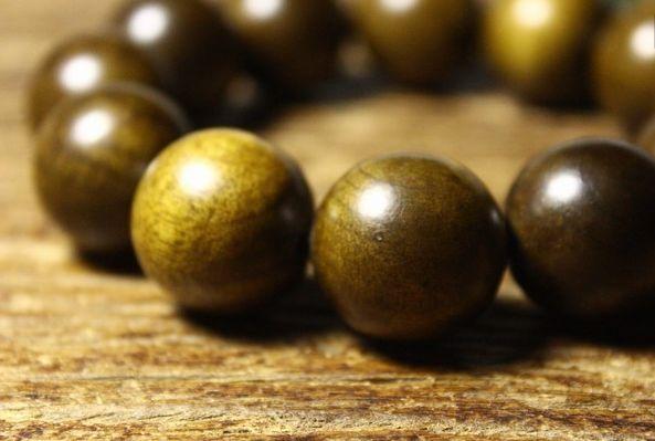 木质手串最好的是什么材料,戴木质手串好处