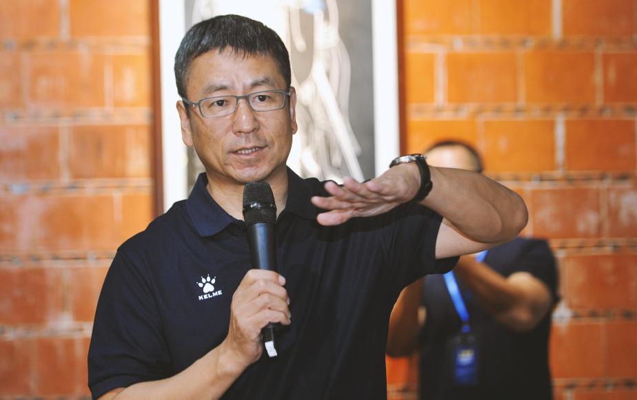 王朔点评白岩松原图,王朔是怎么批评白岩松的