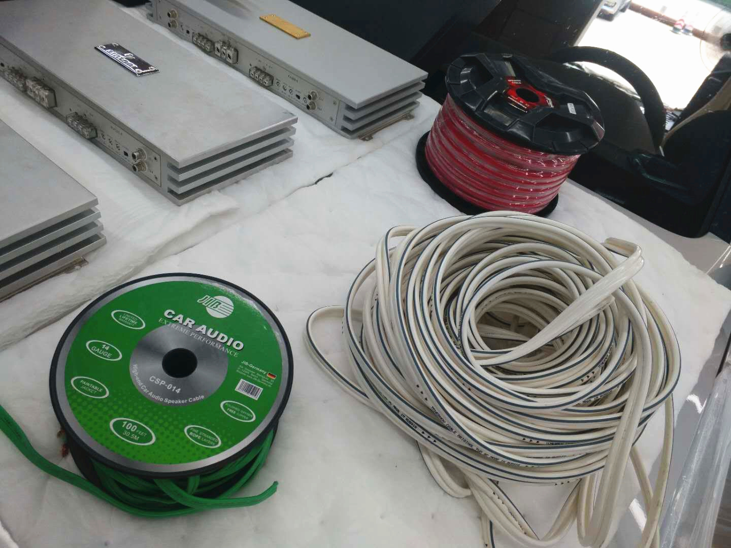 奔驰GLK重新安装布线,音质完全不一样!南京中原汽车音响改装