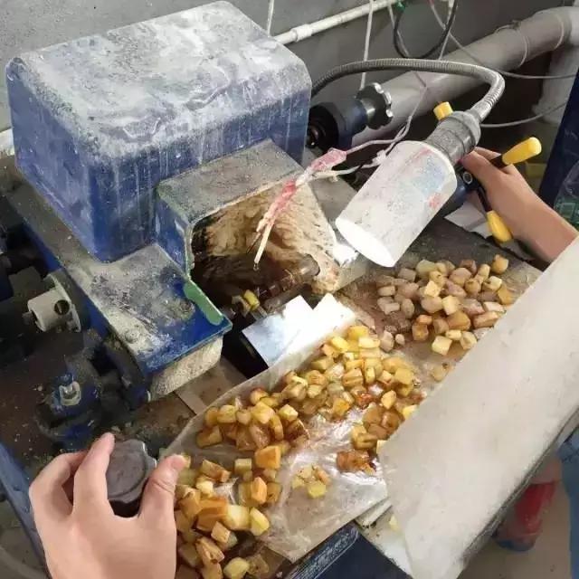 蜜蜡珠子怎么加工视频,蜜蜡珠子怎么做出来