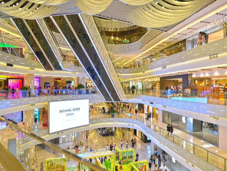 买东西销售员一直跟着烦,为什么买东西时店员要跟着我