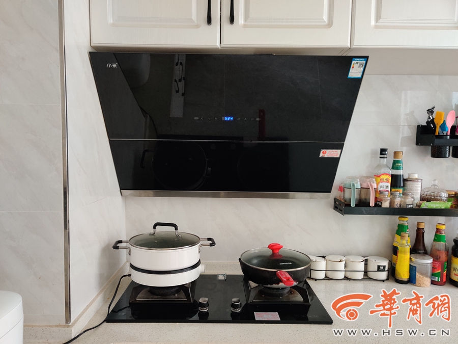 小米燃气灶事件,女子网购发现假货