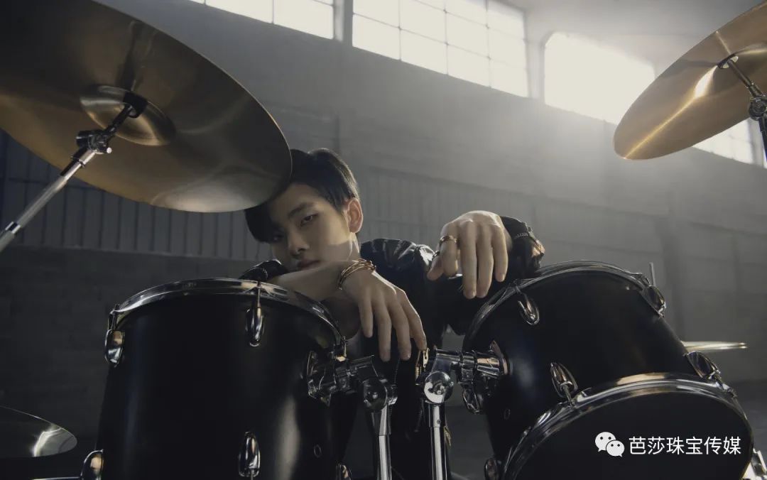 撞衫撞物尴尬瞬间,撞衫撞鞋子有点尴尬