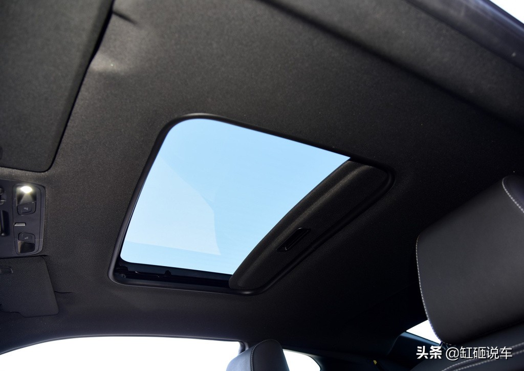 跑车30万的车,跑车30多万双门四座