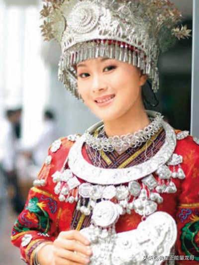 中国各民族服饰图集，你认识几个?