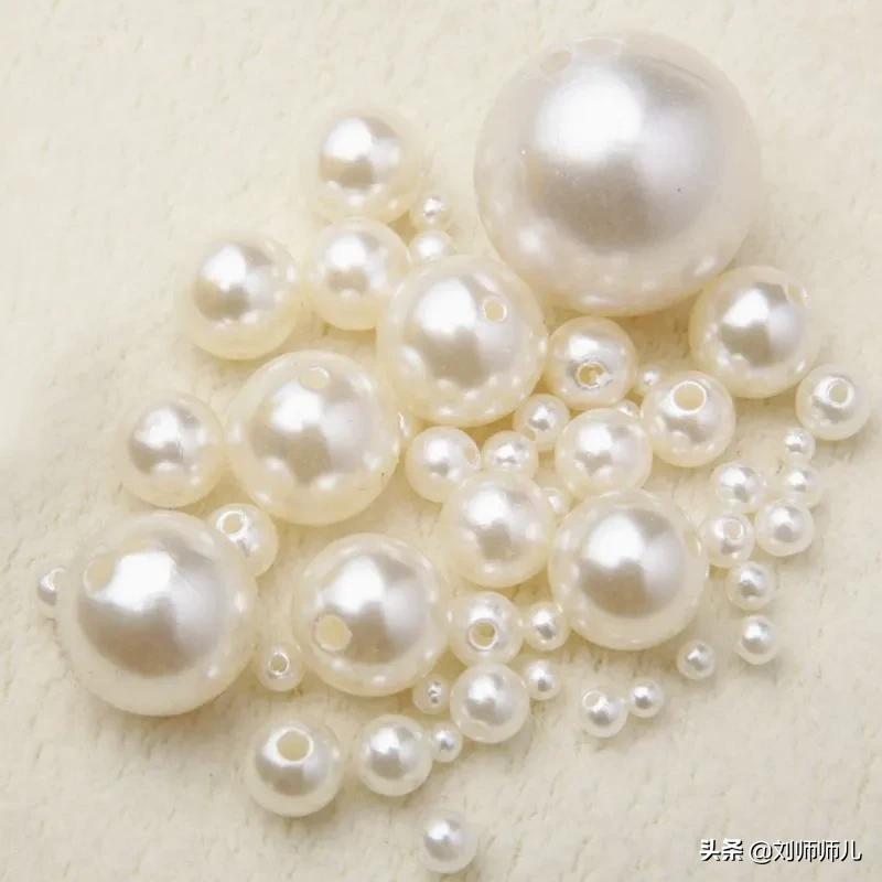 鉴别珍珠和仿珍珠的两种简易方法,天然珍珠和仿制珍珠的区别