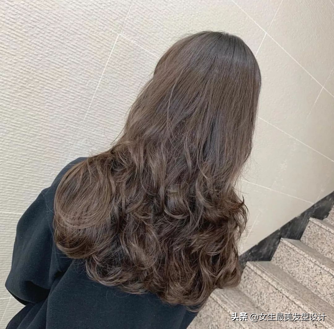 中长烫发洗发后怎么打理,中长法式烫发打理教程