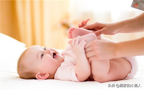 宝宝爱摸“小鸡鸡”?学会这几点从容应对