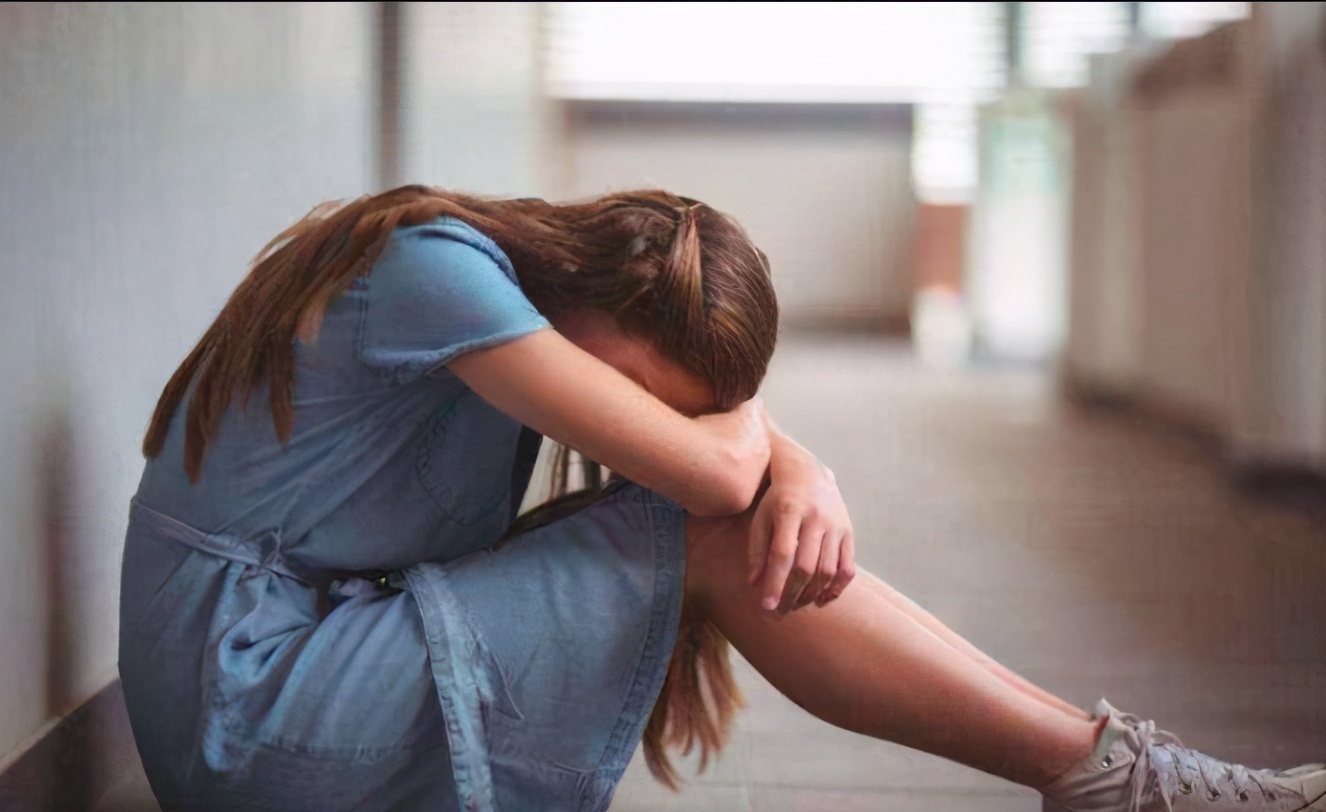 女儿出现夹脚走路,女儿九岁了还有些夹脚怎么办