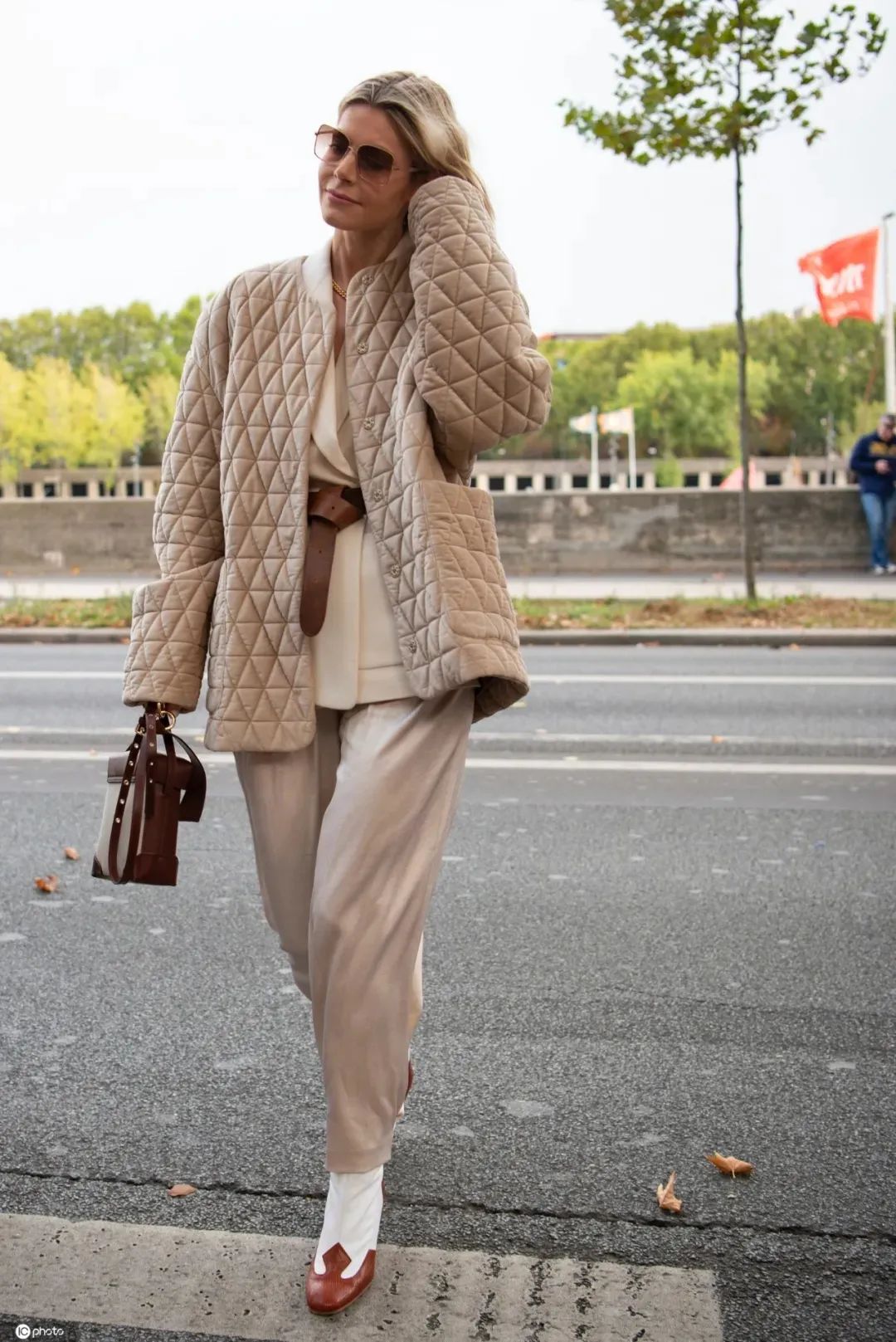 这件奶奶风的「绗缝棉袄」火了，看完我也很想买