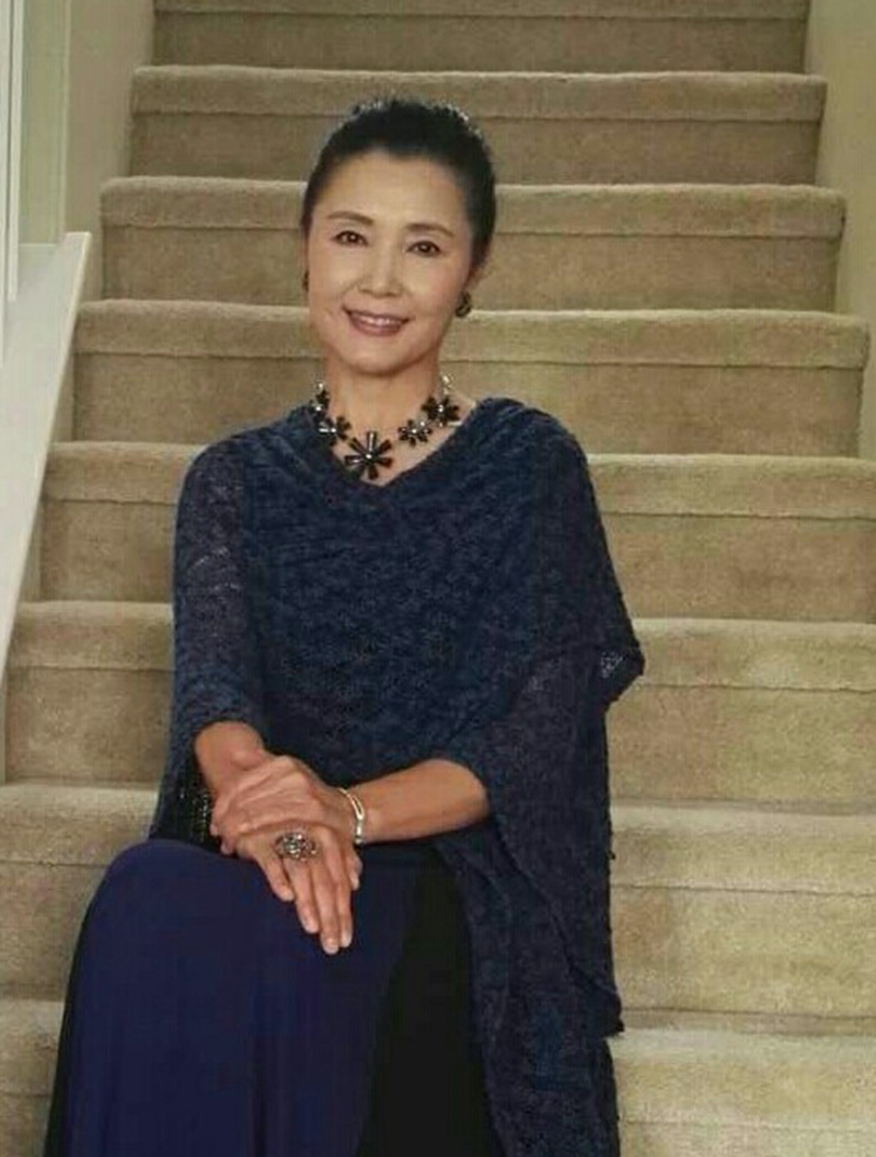 红牡丹姜黎黎全身照,姜黎黎年轻时的照片红牡丹