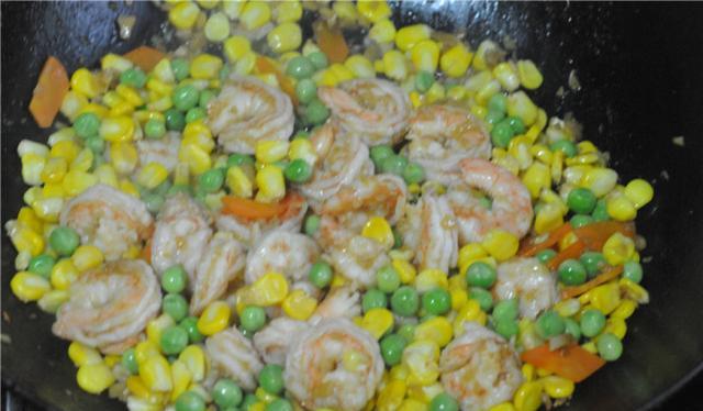 冰冻虾，别直接下锅！多加这“1步”，鲜嫩又不腥，美味吃不够