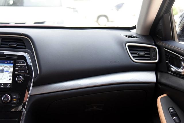 日产西玛海外改款来袭还值得买吗,外观不输百万车