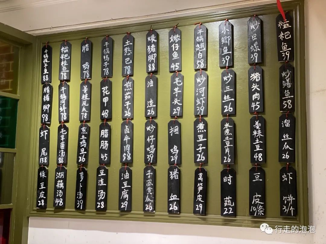 「岳阳攻略」被誉为“湖南夜宵扛把子”的烧烤城，还是小龙虾基地