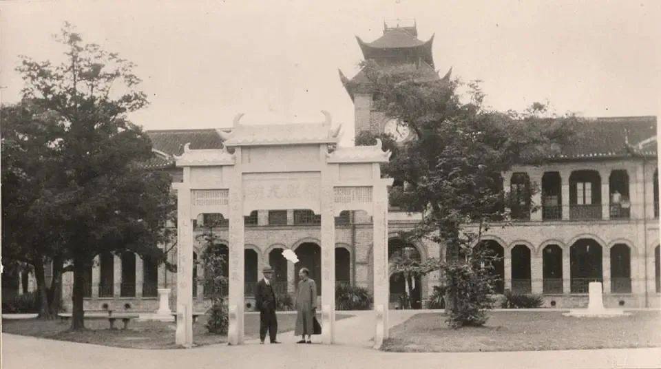 为什么说上海交通大学徐汇校区是全国唯一跨越三个世纪的大学校园