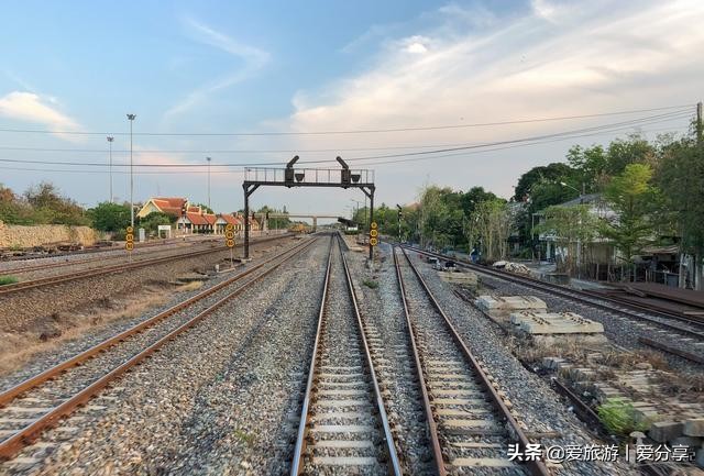 泰国的火车有几条线路,让中国游客惊讶的泰国火车