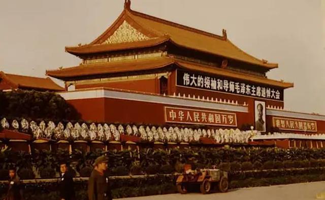 毛主席逝世对国际的影响：金日成亲自前往中国驻朝鲜大使馆吊唁