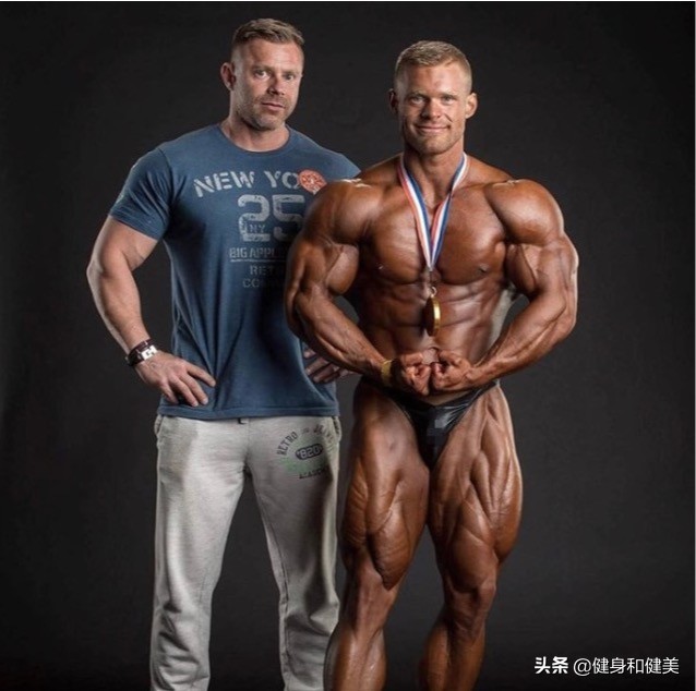 斯洛伐克天才健美少年：14岁健身17岁参赛，23岁成为腿王