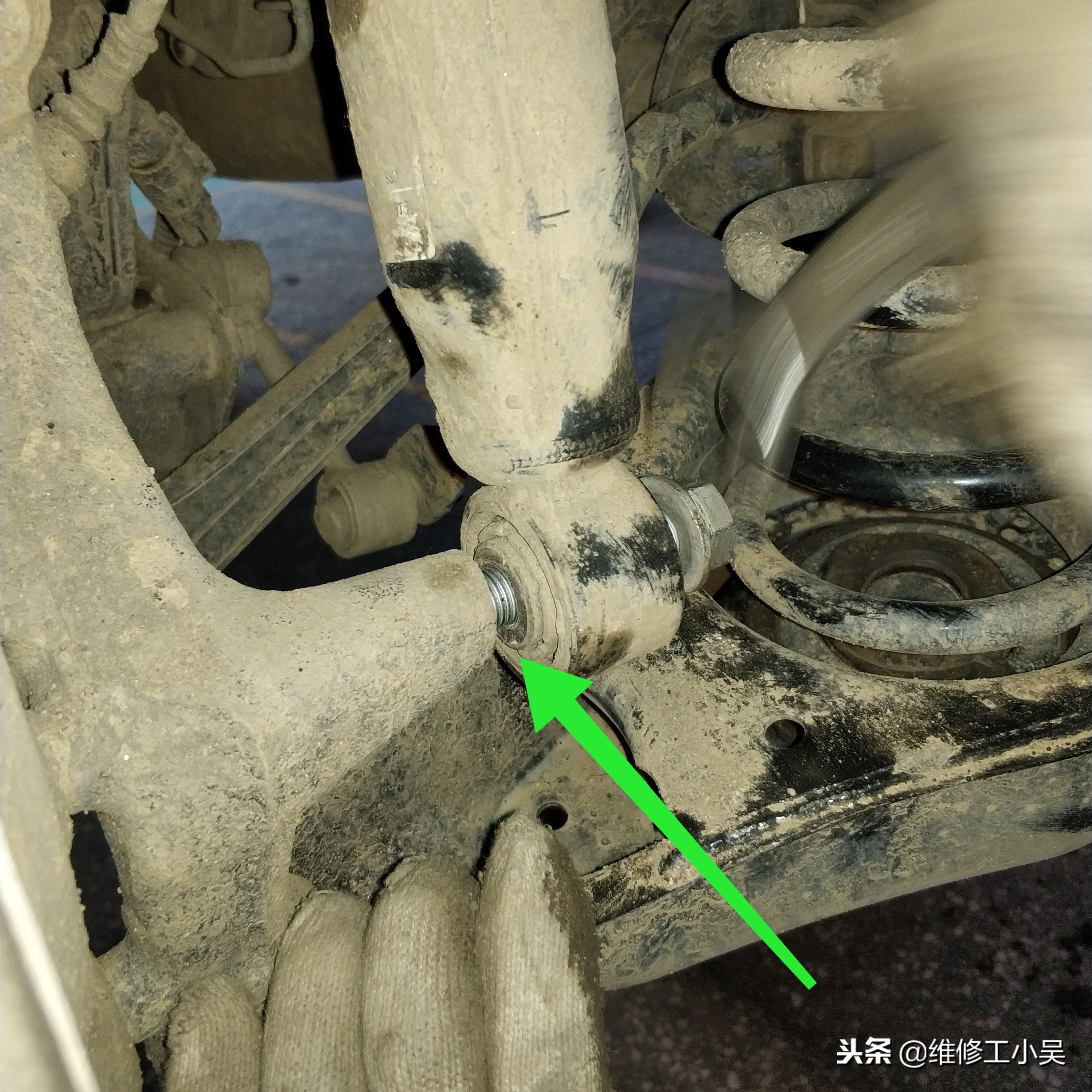 减震器缓冲胶坏了不换什么影响,减震器坏了换一个还是换一对合适