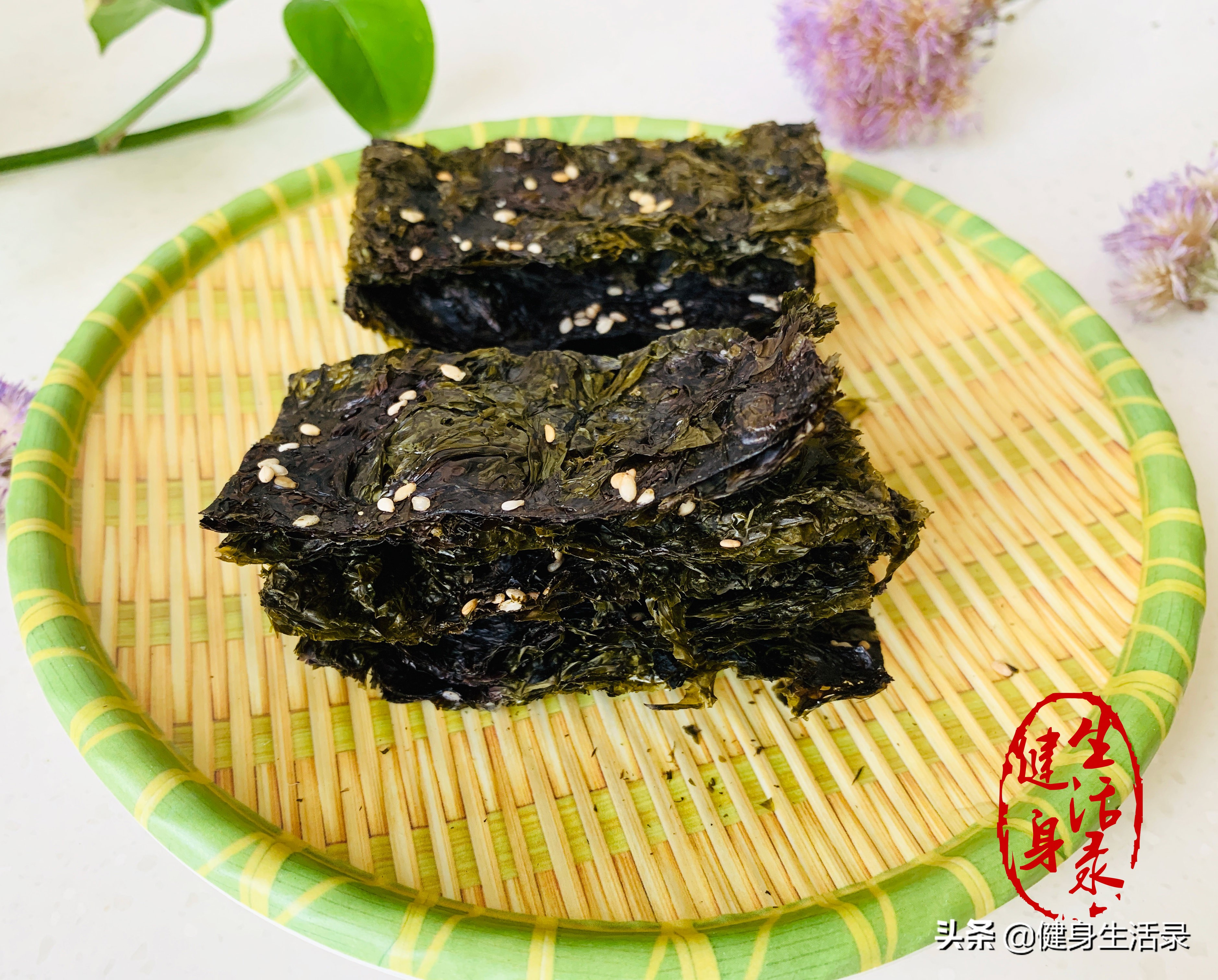 在家做零食,紫菜秒变海苔,酥脆掉渣儿,入口即化,比买的划算