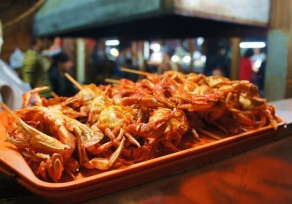 杭州的河坊街被网友们嫌弃?看看当地人都是怎么说的吧