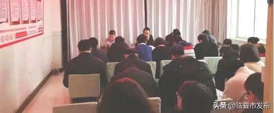 临夏市卫健系统、交通运输局、文旅行业、工商联等部门及时开展应对和防范新型冠状病毒感染的肺炎防控工作