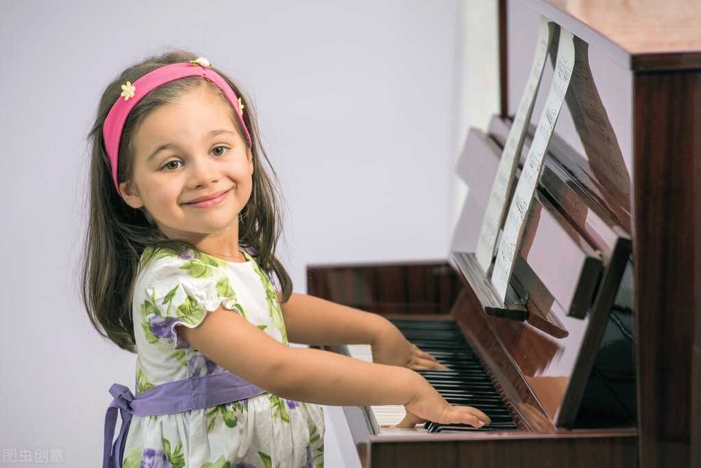 怎么养孩子会让孩子有虚荣心,如何帮孩子克服社交焦虑感悟