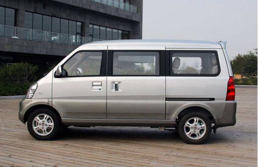 面包车为什么没有黑色是什么梗,面包车为什么没有其他颜色