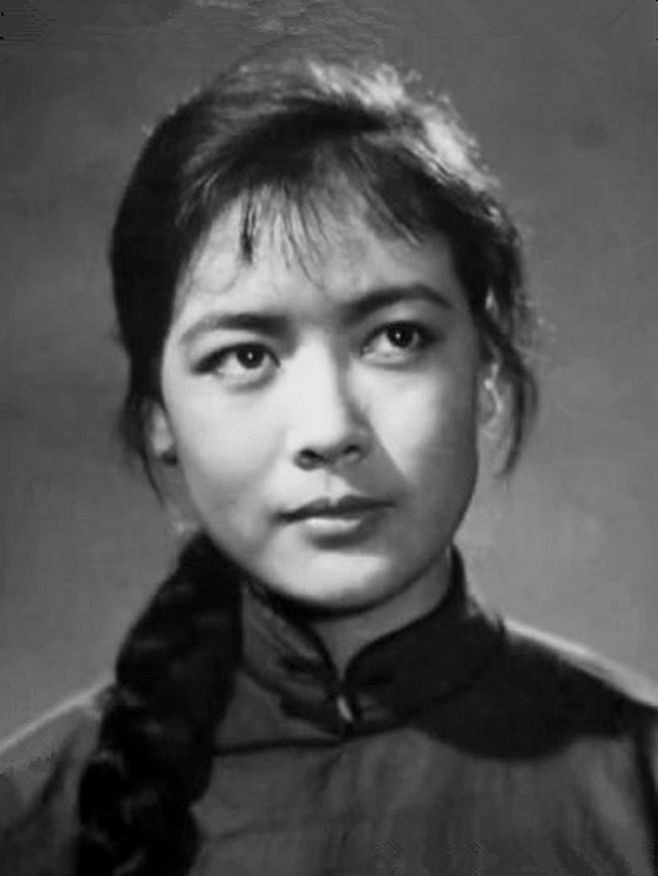 杨雅琴苦菜花图片,杨雅琴悲剧人生