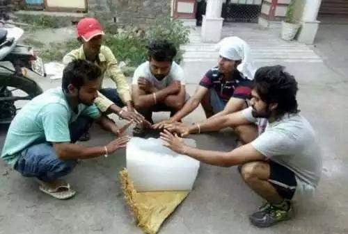 为什么印度是神奇的国度,为啥印度是个神奇国度啊