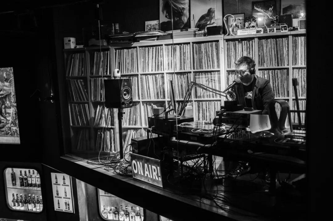 DJ张有待：电台不会消失，黑胶唱片也一样不会消失