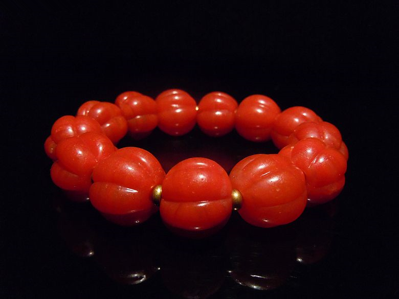 为啥有人喜欢盘手串,为什么有的人喜欢盘檀香手串