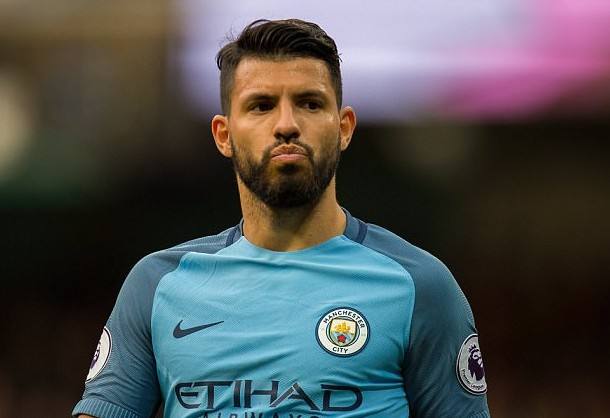 世界足坛十大顶级中锋,世界足坛十大中锋