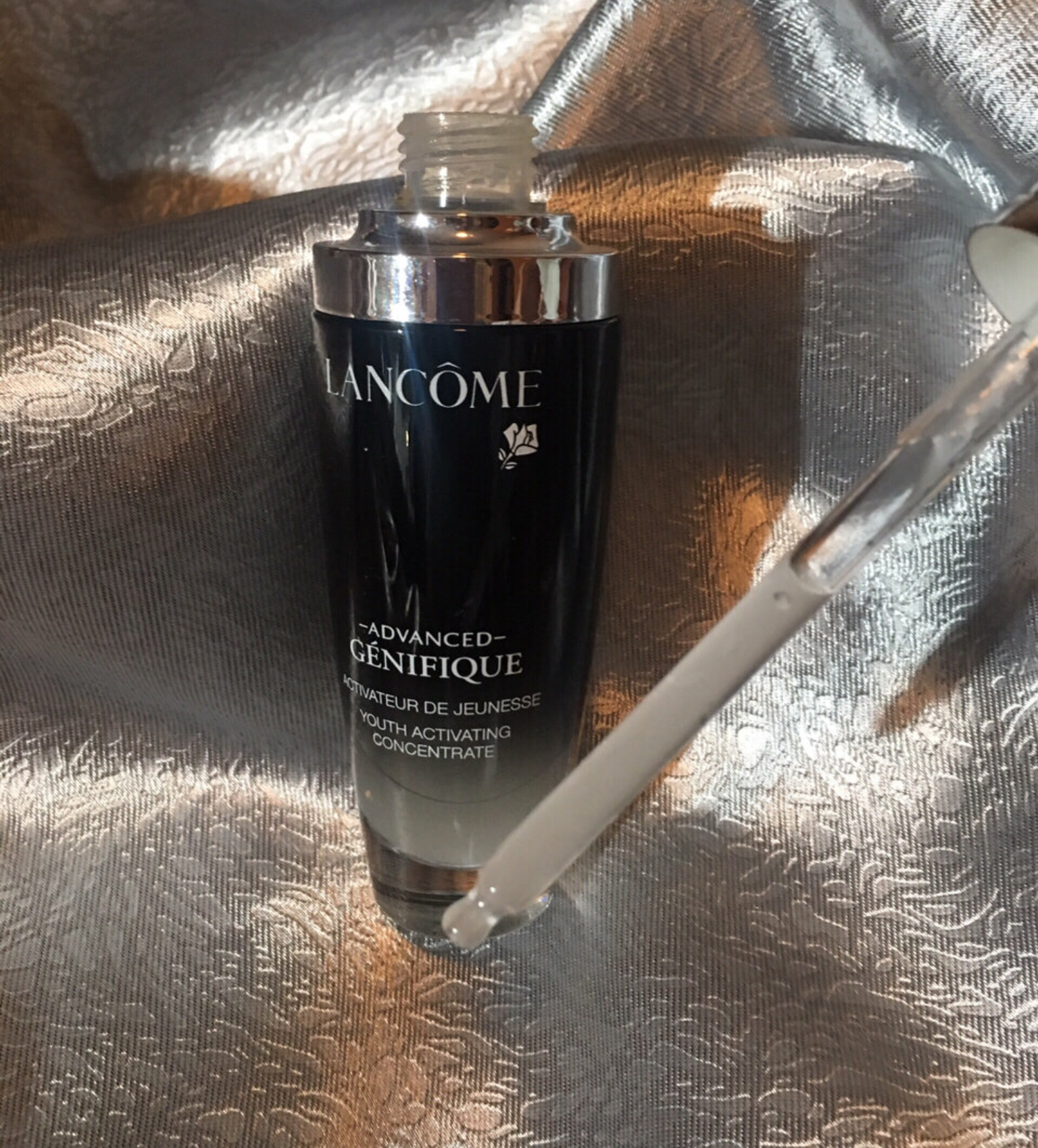 童颜纪虾青素精华测评,敷尔佳虾青素精华和红腰子