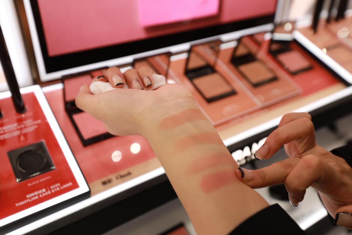 罗拉散粉新版,罗拉散粉是高端品牌吗