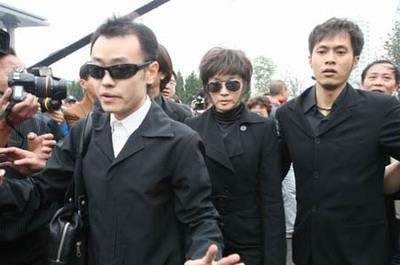 刘晓庆回顾十六年前的逃税案始末,刘晓庆当年欠了多少税款