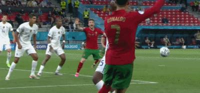 c罗靠点球刷纪录,c罗罚点球什么水平