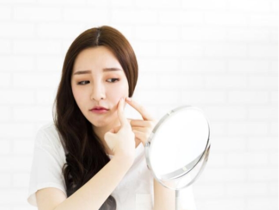 两块钱的红霉素软膏有什么用途,2块钱的红霉素软膏能祛斑吗