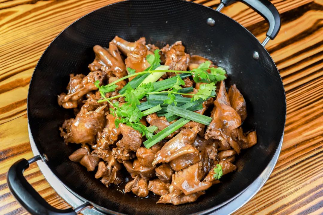 南海有间专注食驴肉的爆抵农庄，人均40元叹全驴宴