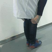 两个手指夹住耳朵奇迹发生了,用两个手指夹住耳朵揉