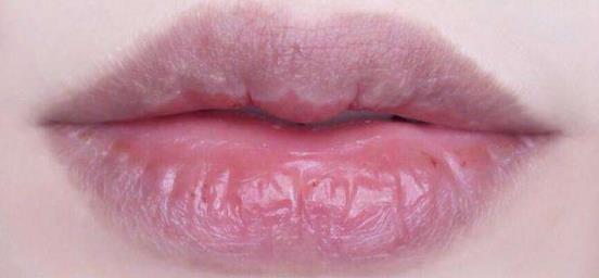 星姿妍口红使用视频,星姿妍淡彩唇膏