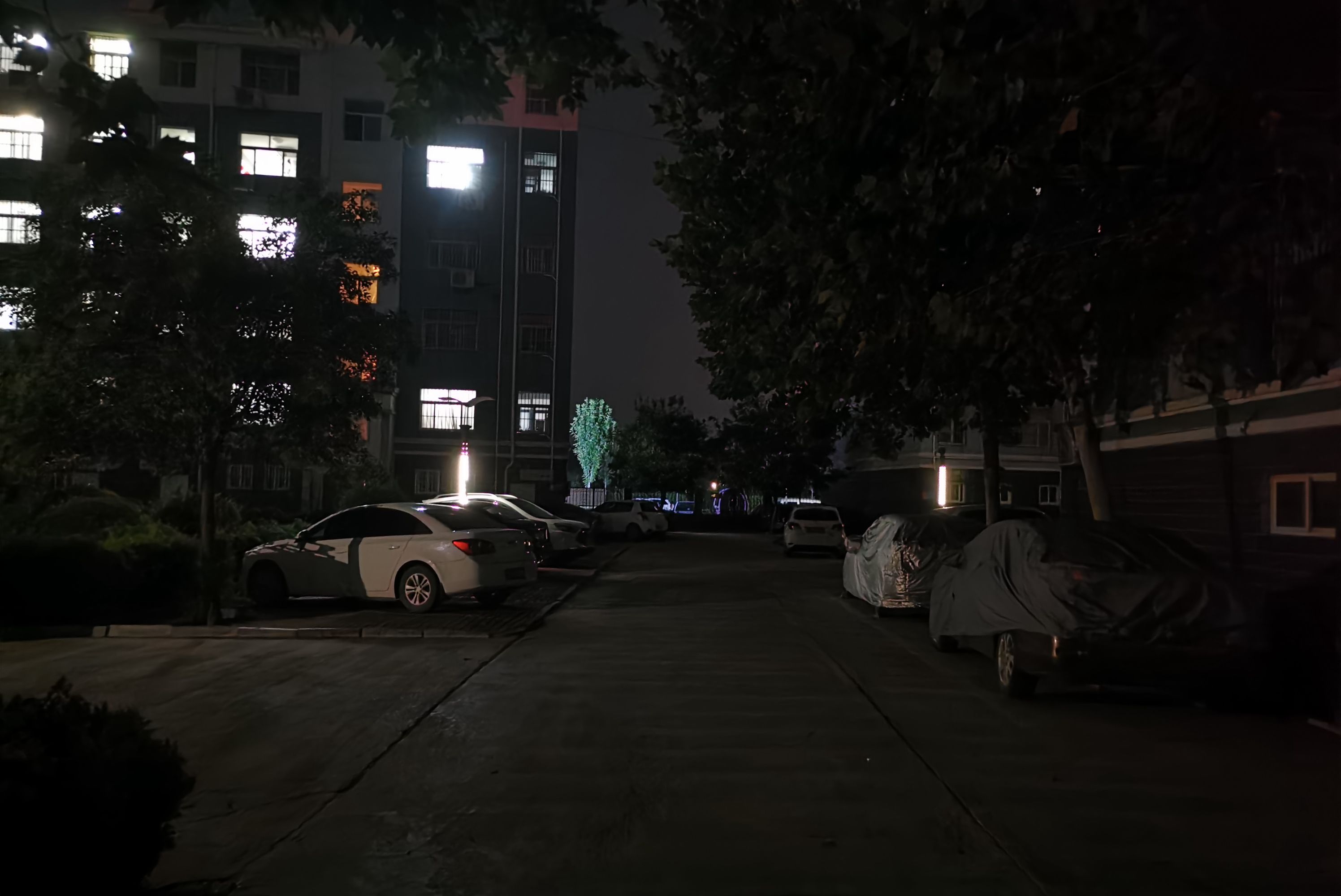 紫米手电筒和极蜂手电筒,小米新款多功能手电筒