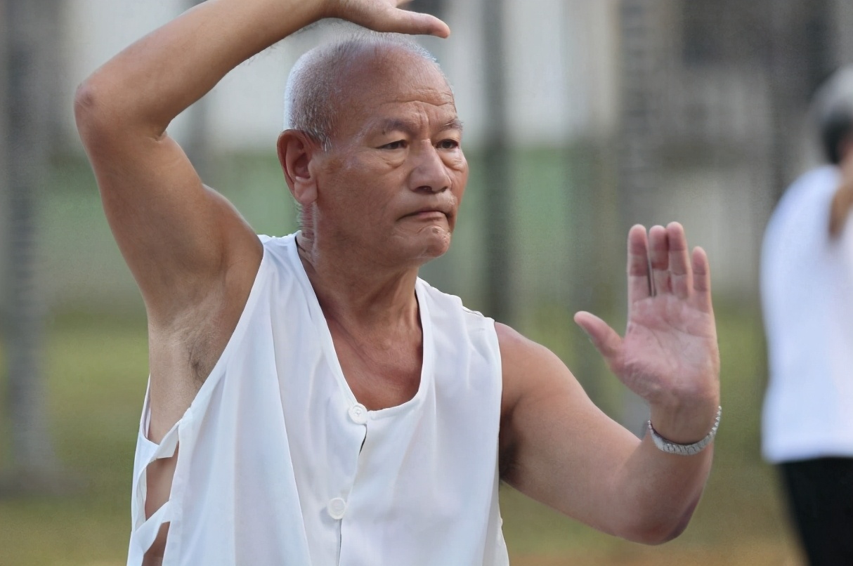 老人身体虚弱无力怎么补充营养,老人身体虚弱适合吃什么食物