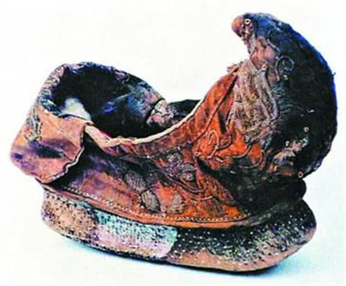 为什么古代的鞋子是翘头的,古人为什么要穿翘头鞋