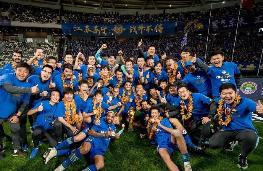 墙倒众人推下的苏宁:球迷*制抵**、外援骂*子骗**、韩媒设黑白照片