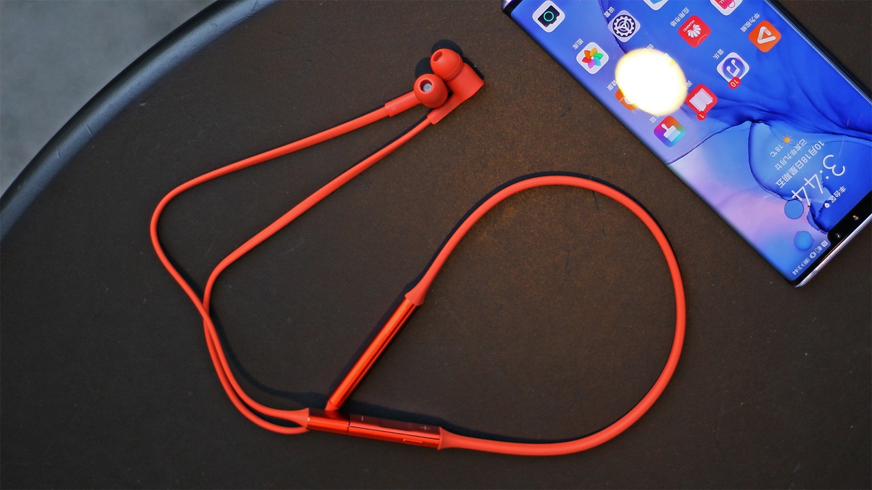 华为freelace耳机优势,华为freelace颈挂式耳机正确使用
