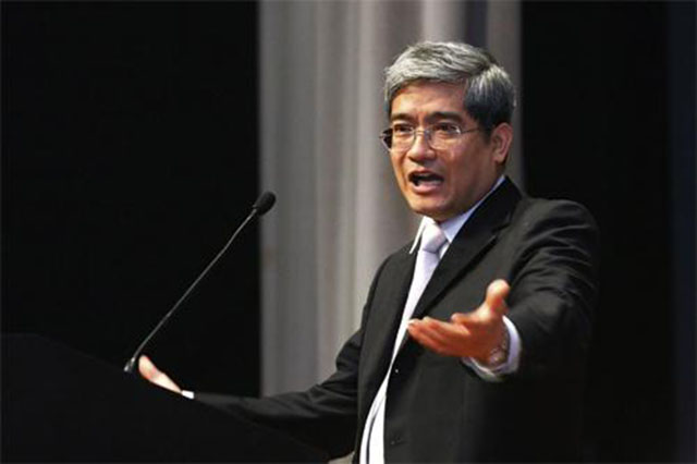 *咸平郎**，是如何从神坛上的“良心经济学家变成“*子骗**专家”的？