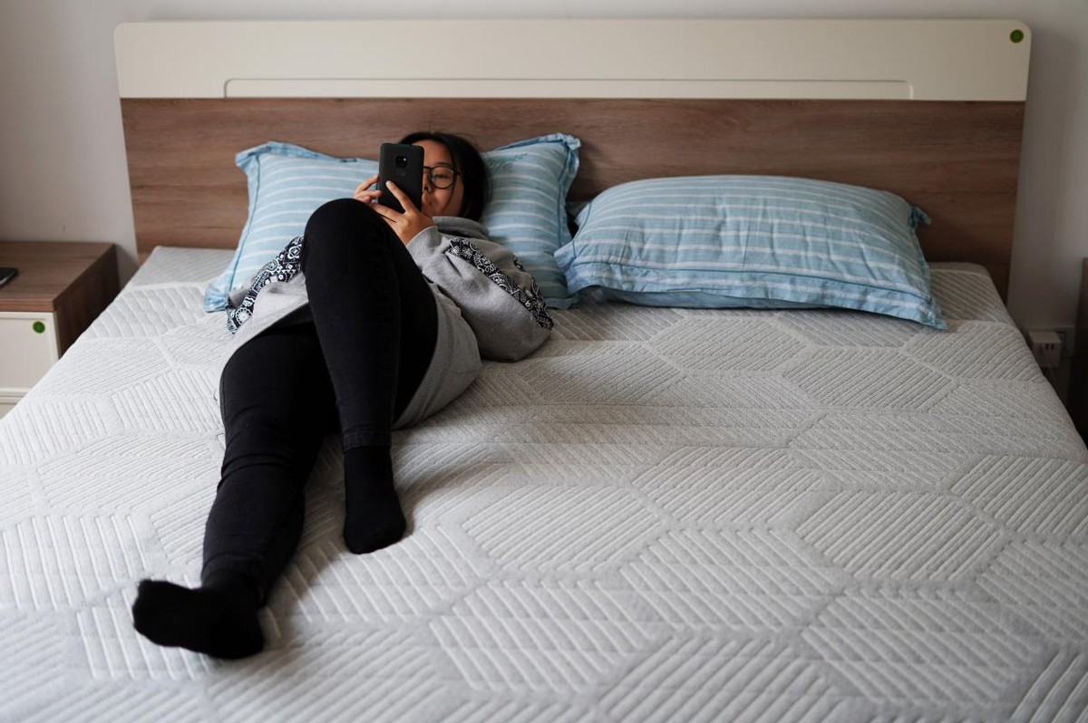 米粉亲自来验货售价两千多的8H金刚护脊乳胶床垫到底值不值