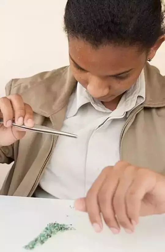 巴西奶奶绿这么贵是有道理的，开采太难了！都是高科技