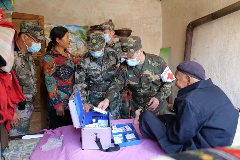 这个外国人，凭什么感动中国？踏上他走过的路就明白了